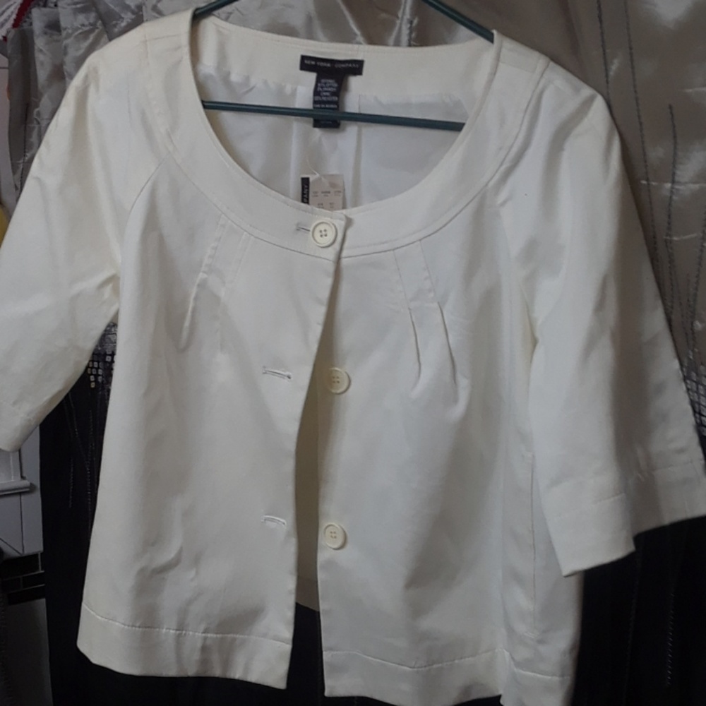 NWT White 3/4 sleeved jacket